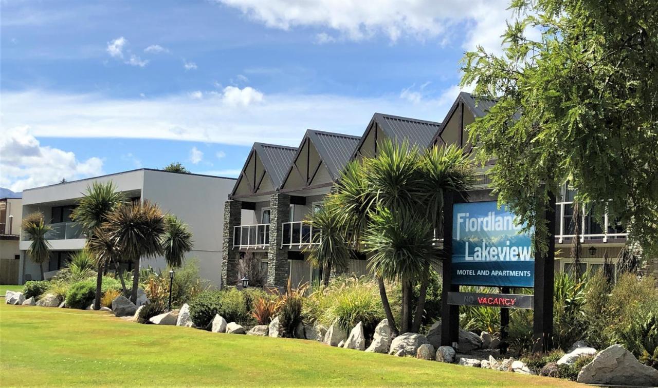 Fiordland Lakeview Motel And Apartments Те Анау Екстериор снимка